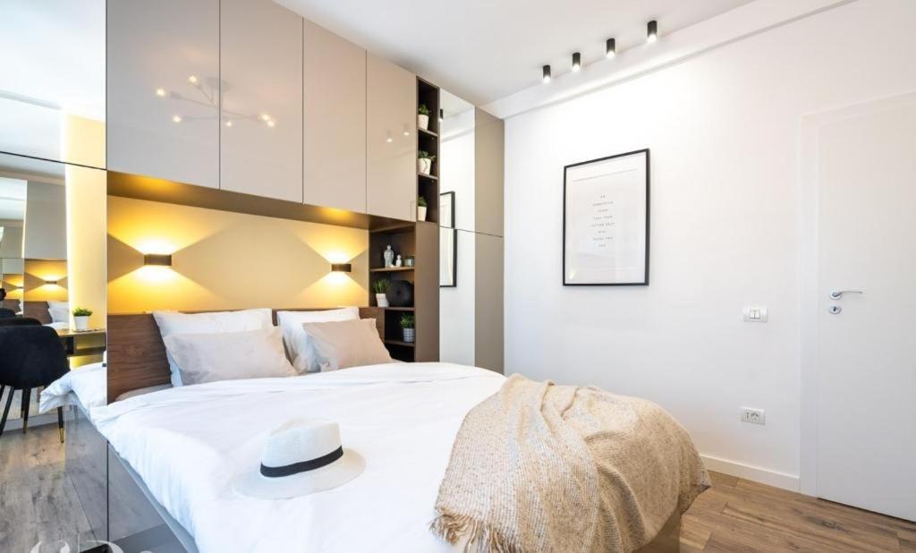 Majestic Apartament With View In Magheru Bucharest Luaran gambar